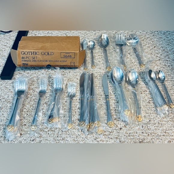 NEW VINTAGE 46 PIECE ESTIA GOTHIC GOLD ACCENT STAINLESS STEEL FLATWARE (KOREA) - Picture 10 of 11